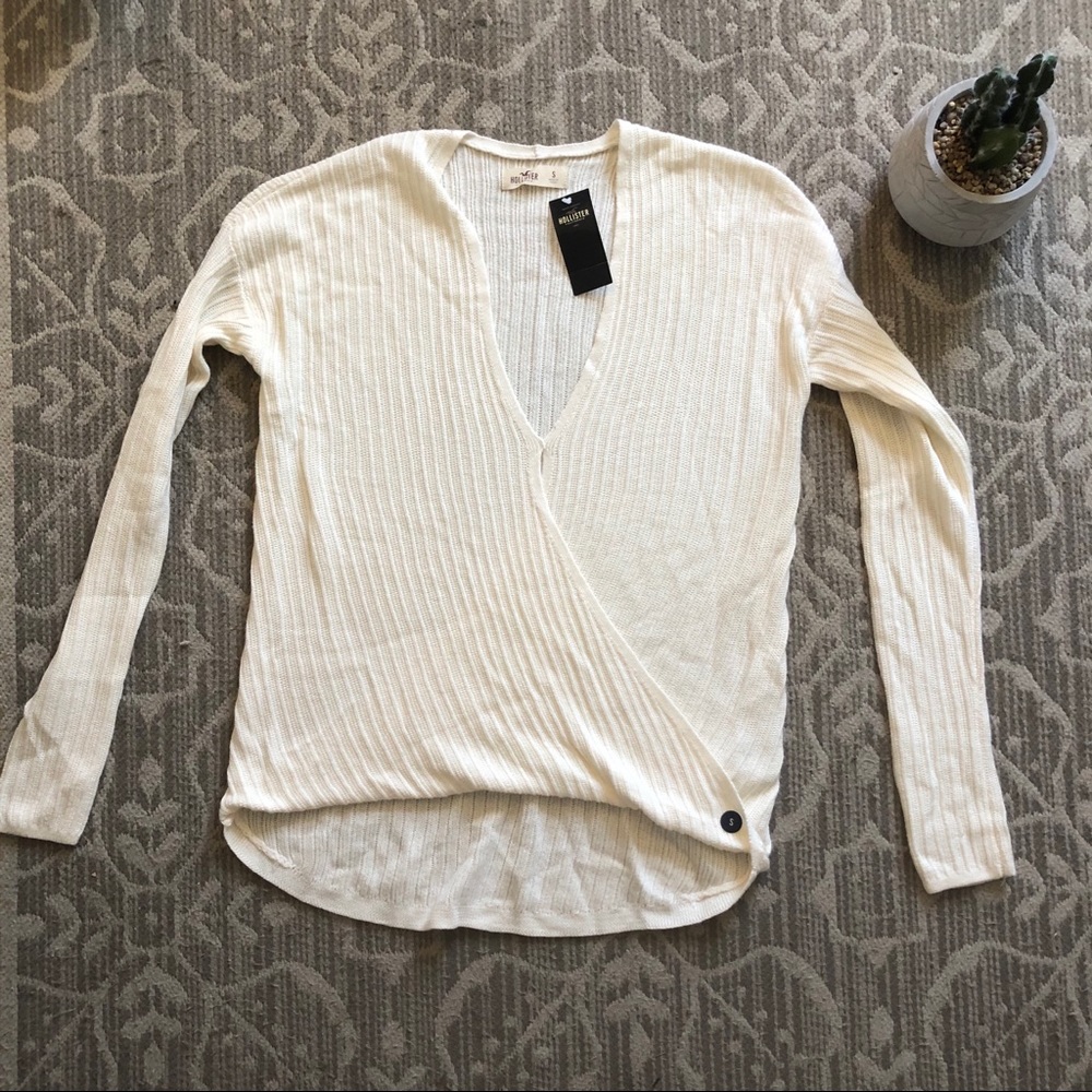 HOLLISTER wrap sweater size small